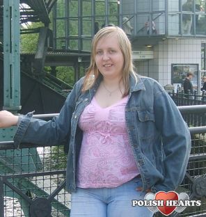 monisia198722