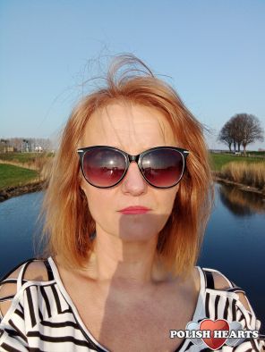 kwiecień 2022 może trochę rozczochrana (w NL ciągle wieje :) ale w wiosennym nastroju, chyba jestem na baterie słoneczne :)