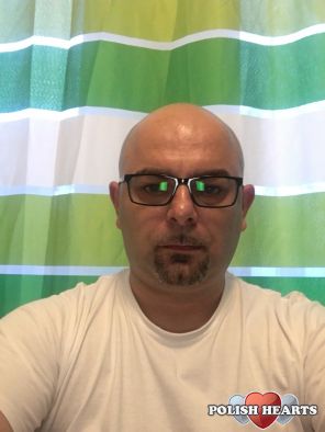 Tak teraz wygladam bo mi sie przytulo 20 kg. Bo mialem powazne osobiste problemy i zajadem stres! 
Ale jestem w trakcie diety i cwiczen itp. Tak 6 miesiecy i to zrzuce i wroce do swojej normalnej wagi! 